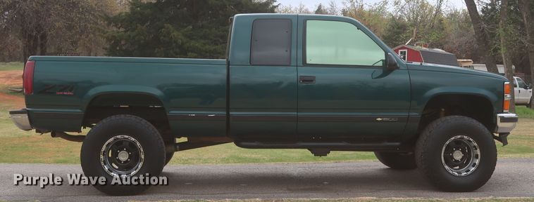 image for item IO9025 1996 Chevrolet K1500  Ext. Cab pickup truck