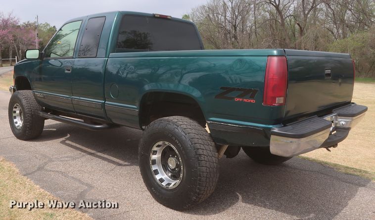 image for item IO9025 1996 Chevrolet K1500  Ext. Cab pickup truck