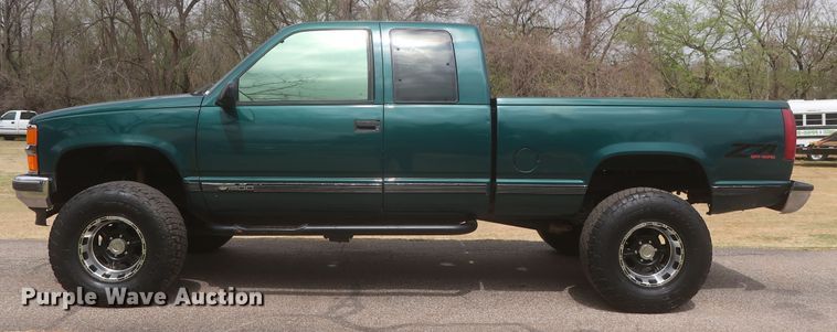 image for item IO9025 1996 Chevrolet K1500  Ext. Cab pickup truck