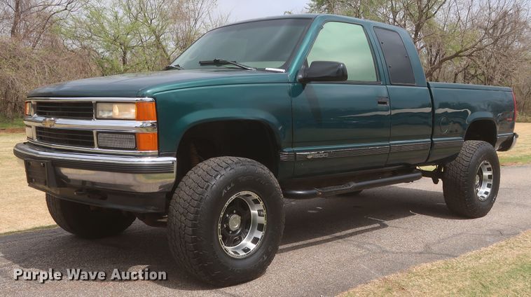 image for item IO9025 1996 Chevrolet K1500  Ext. Cab pickup truck