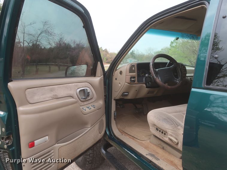 image for item IO9025 1996 Chevrolet K1500  Ext. Cab pickup truck