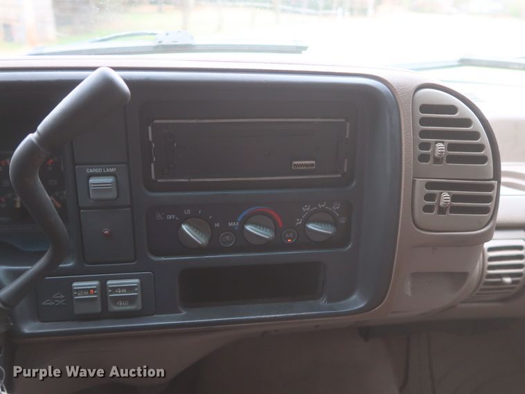 image for item IO9025 1996 Chevrolet K1500  Ext. Cab pickup truck