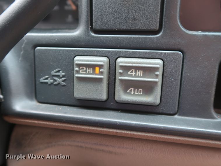 image for item IO9025 1996 Chevrolet K1500  Ext. Cab pickup truck