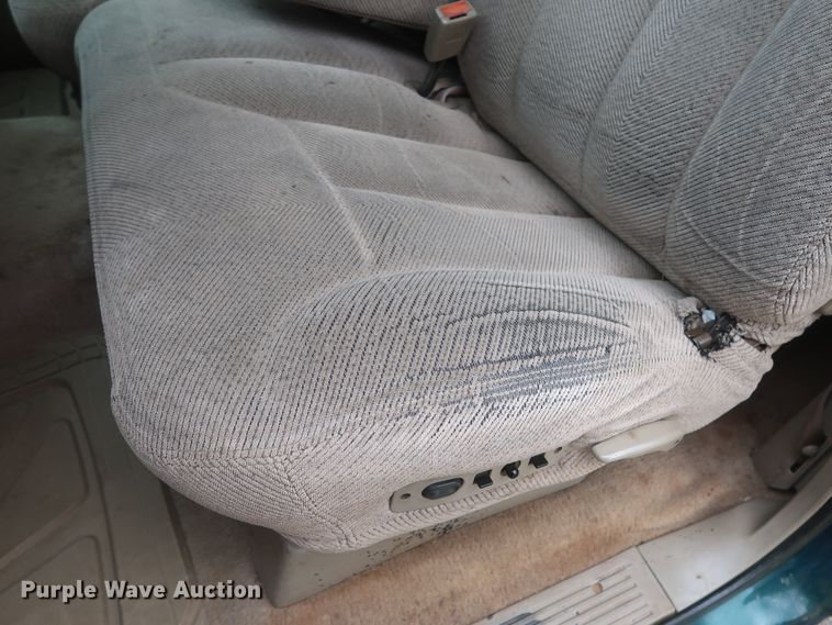 image for item IO9025 1996 Chevrolet K1500  Ext. Cab pickup truck