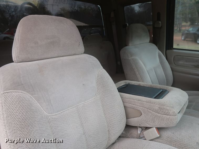 image for item IO9025 1996 Chevrolet K1500  Ext. Cab pickup truck