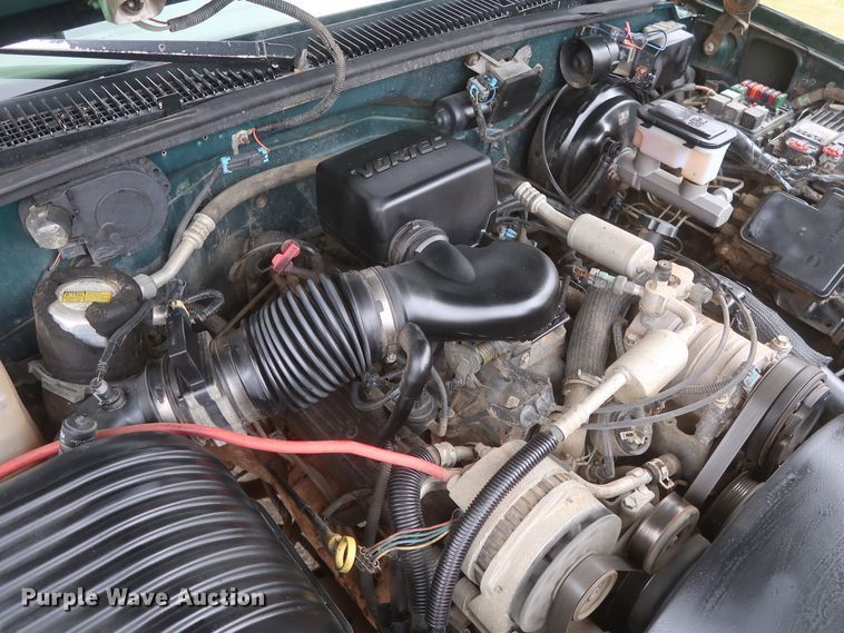 image for item IO9025 1996 Chevrolet K1500  Ext. Cab pickup truck