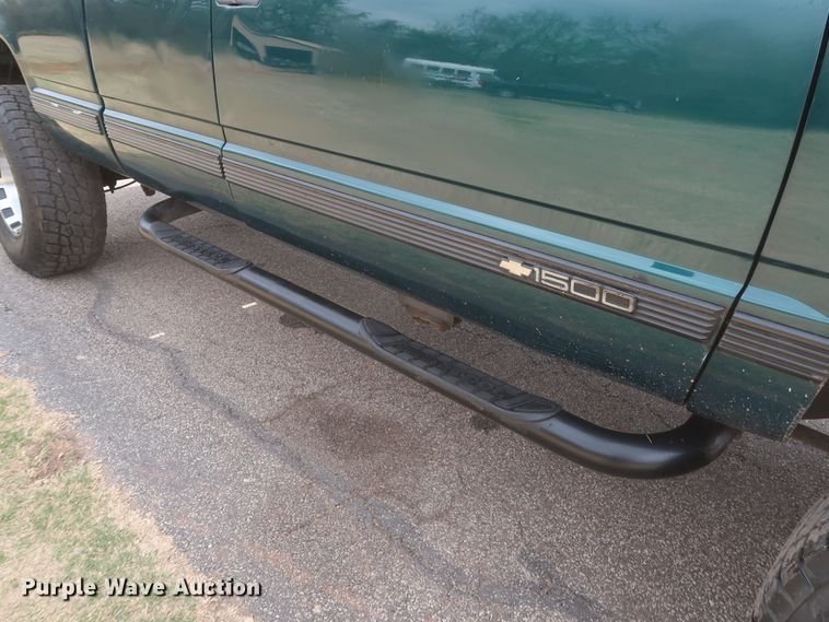 image for item IO9025 1996 Chevrolet K1500  Ext. Cab pickup truck