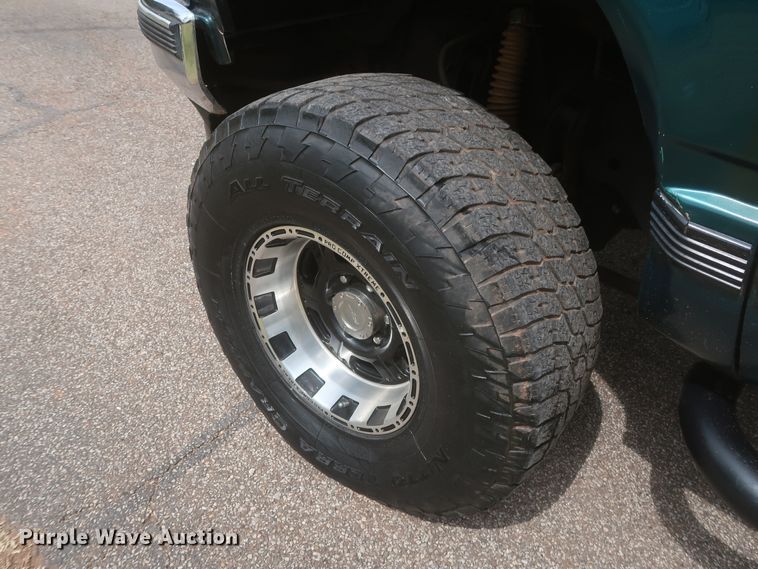 image for item IO9025 1996 Chevrolet K1500  Ext. Cab pickup truck