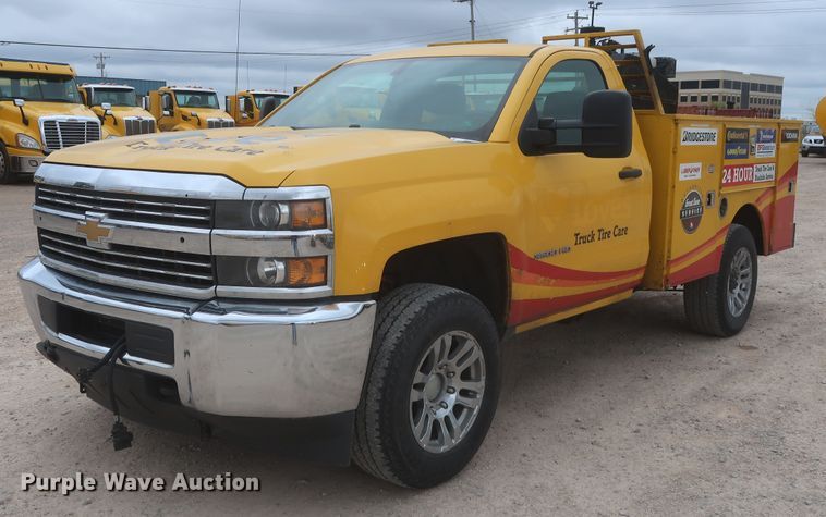 image for item IO9040 2015 Chevrolet Silverado 3500HD  utility bed pickup truck