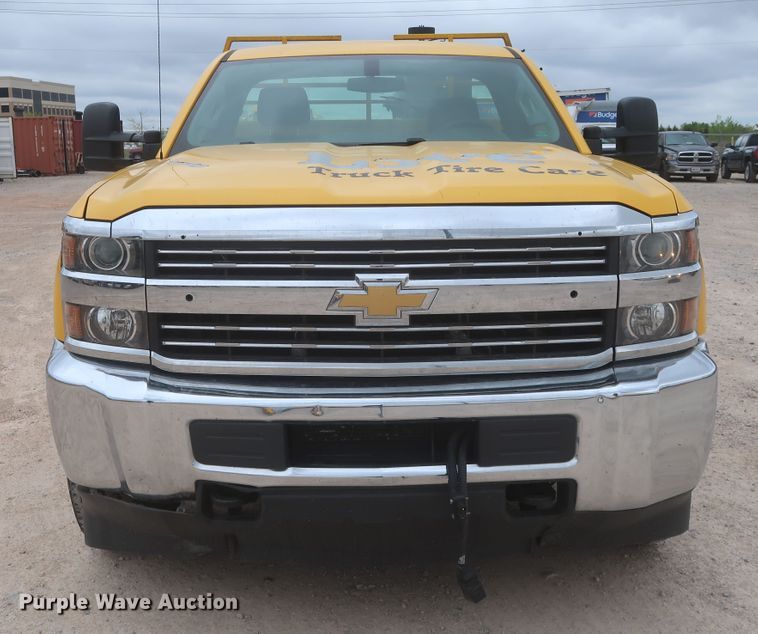 image for item IO9040 2015 Chevrolet Silverado 3500HD  utility bed pickup truck