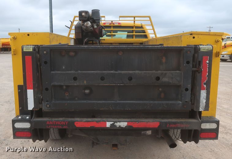 image for item IO9040 2015 Chevrolet Silverado 3500HD  utility bed pickup truck