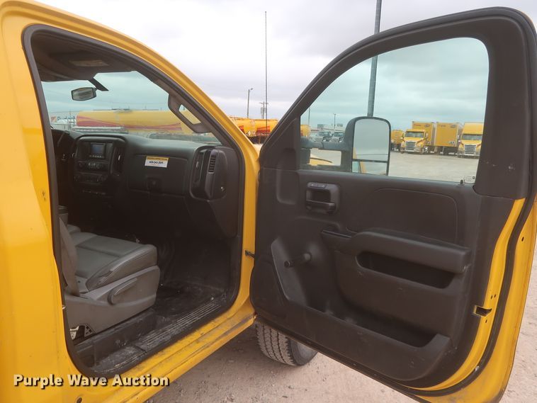 image for item IO9040 2015 Chevrolet Silverado 3500HD  utility bed pickup truck