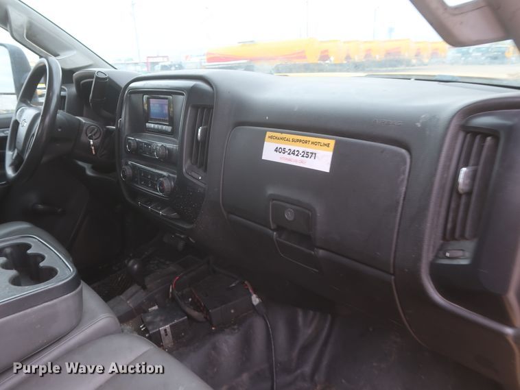 image for item IO9040 2015 Chevrolet Silverado 3500HD  utility bed pickup truck