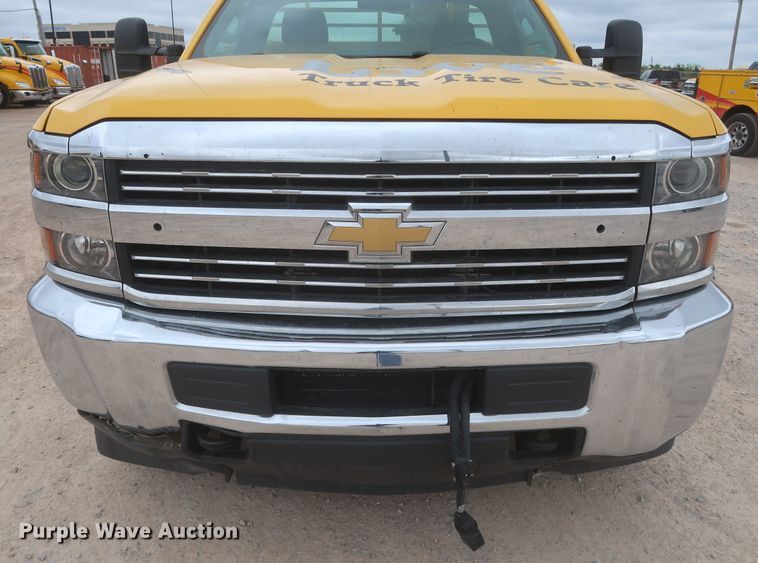 image for item IO9040 2015 Chevrolet Silverado 3500HD  utility bed pickup truck