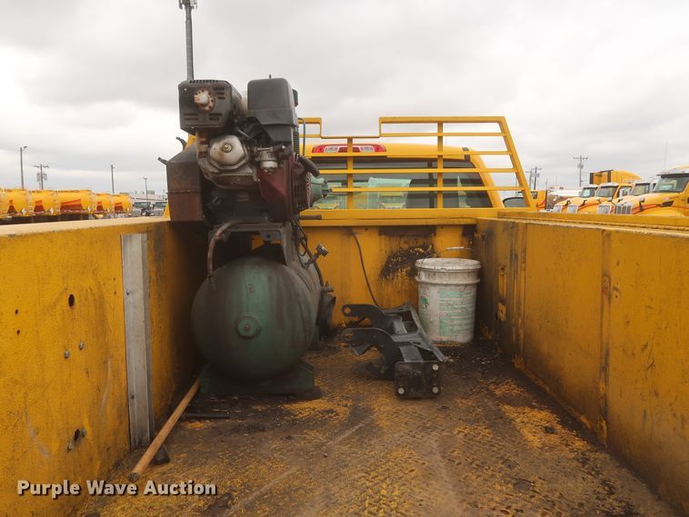 image for item IO9040 2015 Chevrolet Silverado 3500HD  utility bed pickup truck