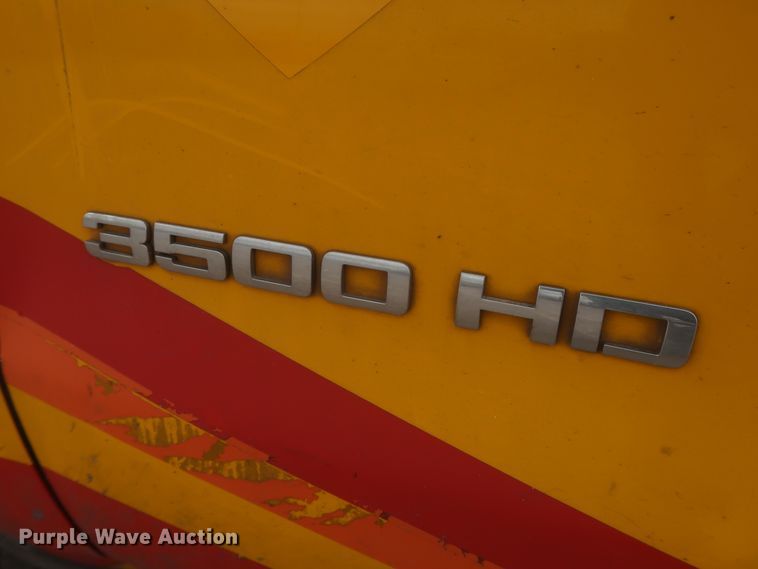 image for item IO9040 2015 Chevrolet Silverado 3500HD  utility bed pickup truck