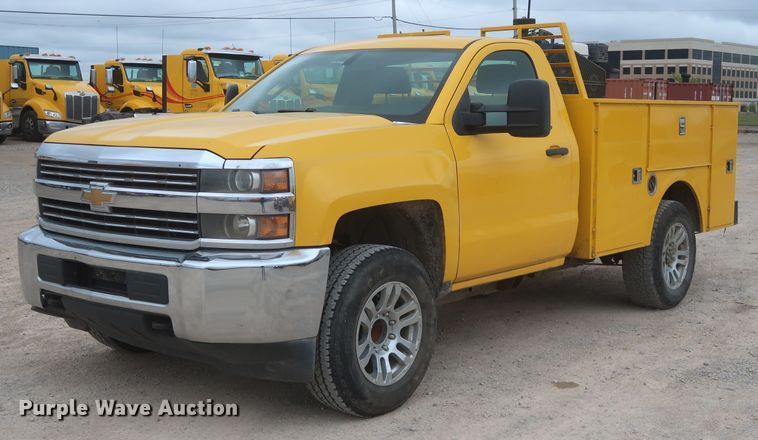 image for item IO9041 2015 Chevrolet 3500HD  utility bed pickup truck