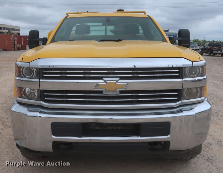 image for item IO9041 2015 Chevrolet 3500HD  utility bed pickup truck