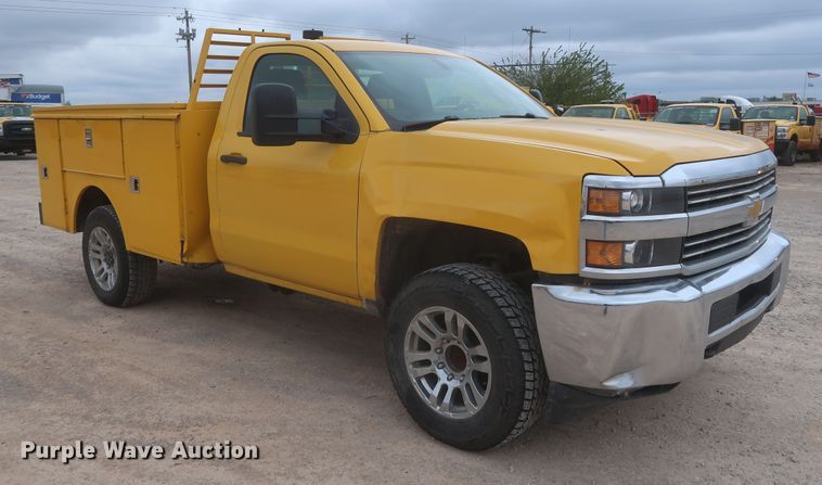 image for item IO9041 2015 Chevrolet 3500HD  utility bed pickup truck