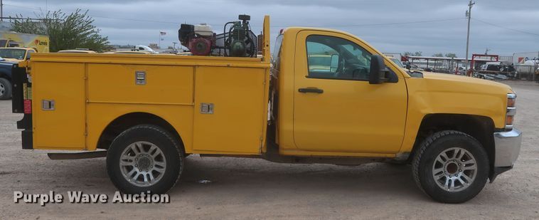 image for item IO9041 2015 Chevrolet 3500HD  utility bed pickup truck