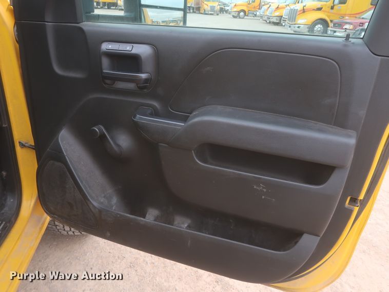 image for item IO9041 2015 Chevrolet 3500HD  utility bed pickup truck