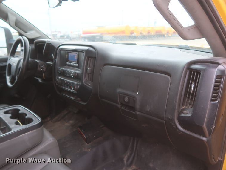 image for item IO9041 2015 Chevrolet 3500HD  utility bed pickup truck