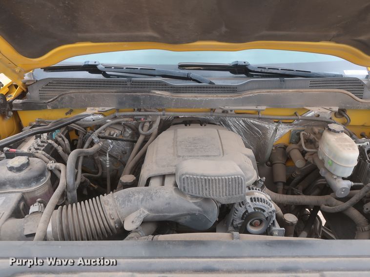 image for item IO9041 2015 Chevrolet 3500HD  utility bed pickup truck