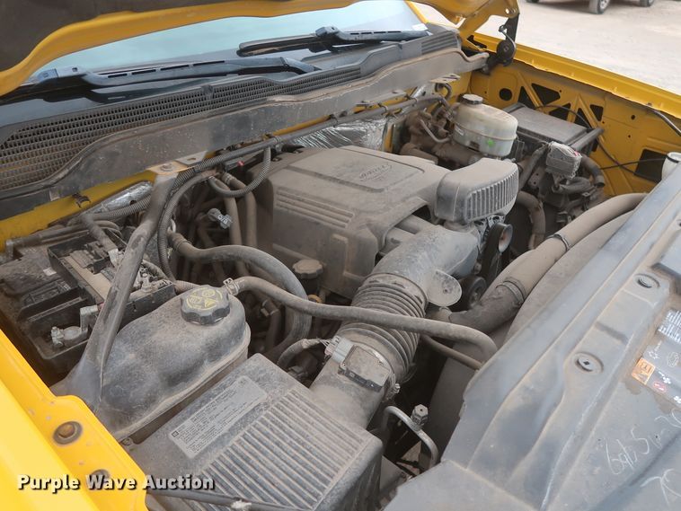 image for item IO9041 2015 Chevrolet 3500HD  utility bed pickup truck