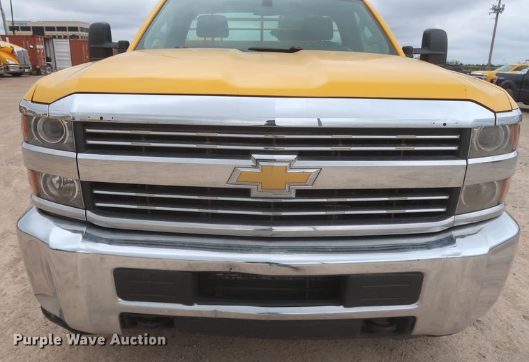 image for item IO9041 2015 Chevrolet 3500HD  utility bed pickup truck