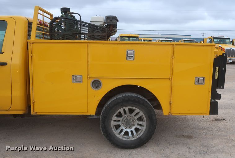 image for item IO9041 2015 Chevrolet 3500HD  utility bed pickup truck