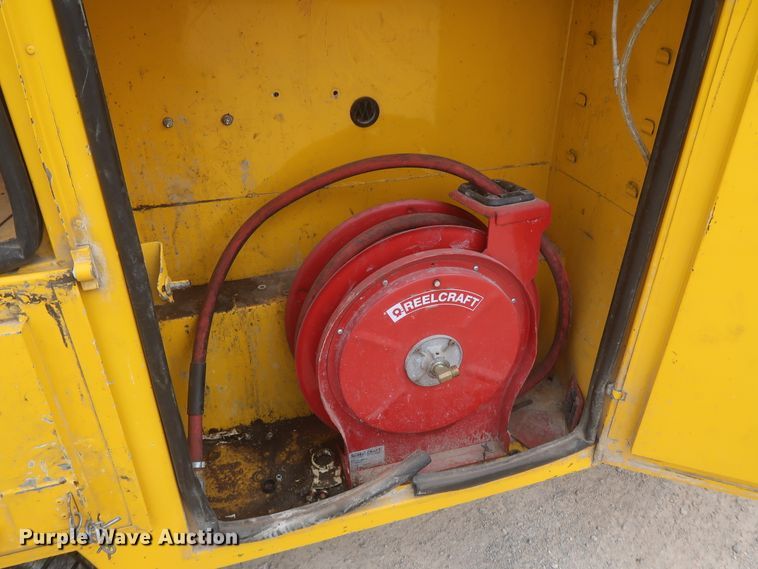 image for item IO9041 2015 Chevrolet 3500HD  utility bed pickup truck