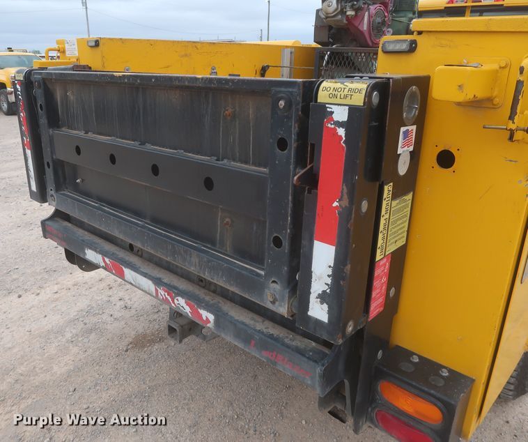 image for item IO9041 2015 Chevrolet 3500HD  utility bed pickup truck