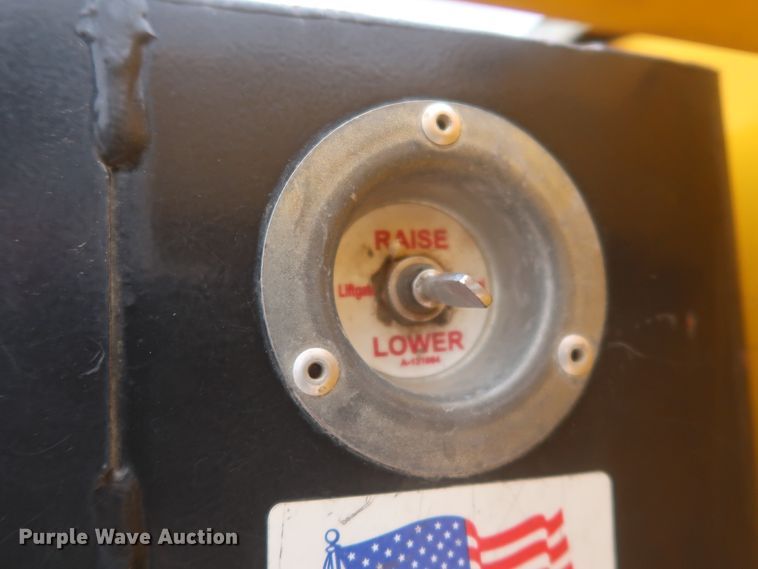 image for item IO9041 2015 Chevrolet 3500HD  utility bed pickup truck