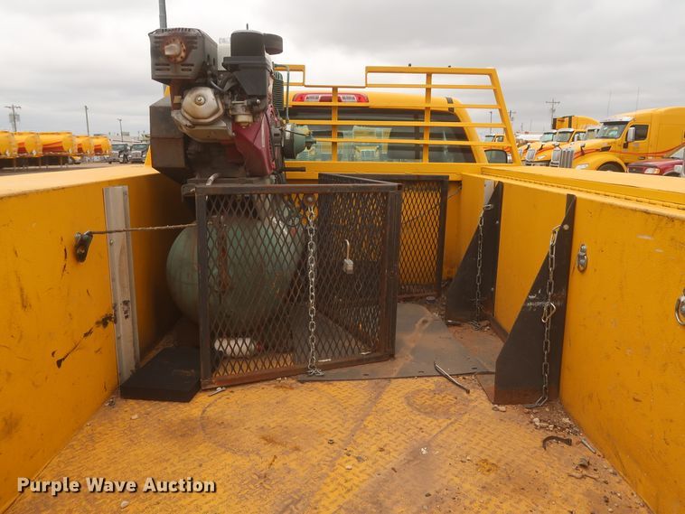 image for item IO9041 2015 Chevrolet 3500HD  utility bed pickup truck