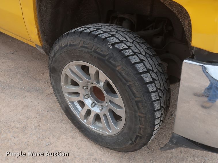 image for item IO9041 2015 Chevrolet 3500HD  utility bed pickup truck