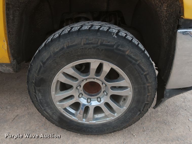 image for item IO9041 2015 Chevrolet 3500HD  utility bed pickup truck