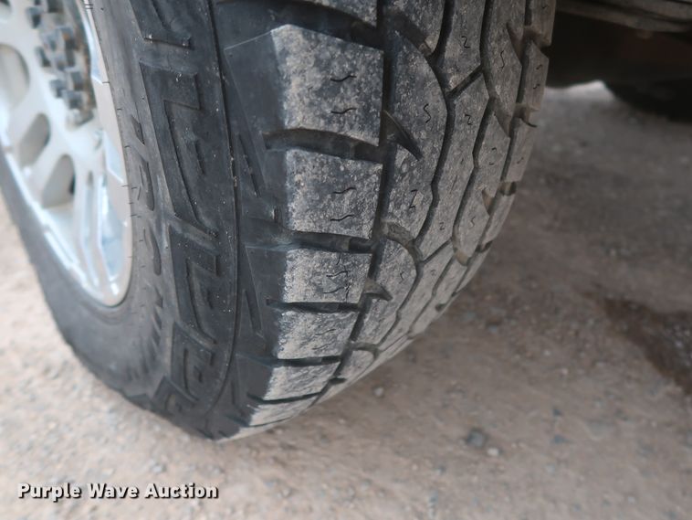 image for item IO9041 2015 Chevrolet 3500HD  utility bed pickup truck