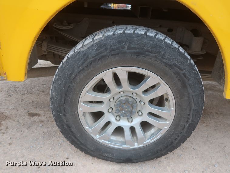 image for item IO9041 2015 Chevrolet 3500HD  utility bed pickup truck