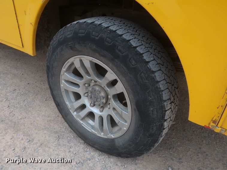 image for item IO9041 2015 Chevrolet 3500HD  utility bed pickup truck