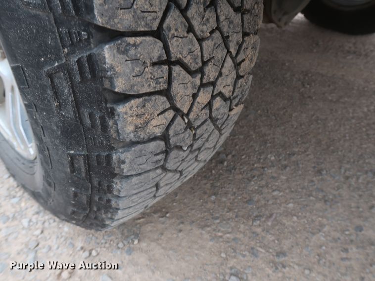 image for item IO9041 2015 Chevrolet 3500HD  utility bed pickup truck