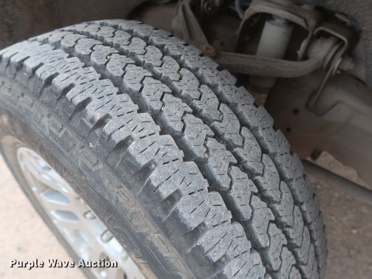 image for item IO9041 2015 Chevrolet 3500HD  utility bed pickup truck