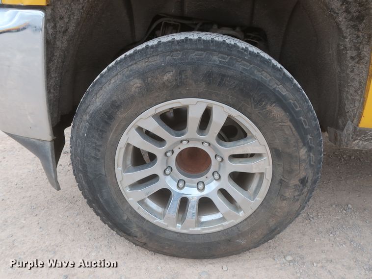 image for item IO9041 2015 Chevrolet 3500HD  utility bed pickup truck