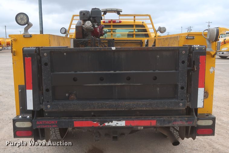 image for item IO9042 2014 Chevrolet Silverado 3500HD  utility bed pickup truck