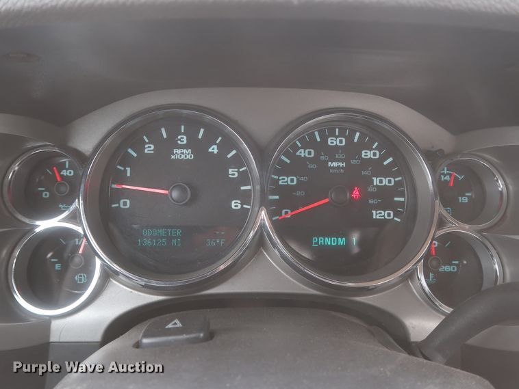 image for item IO9042 2014 Chevrolet Silverado 3500HD  utility bed pickup truck