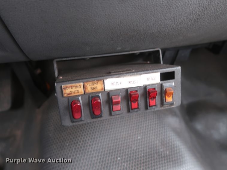 image for item IO9042 2014 Chevrolet Silverado 3500HD  utility bed pickup truck