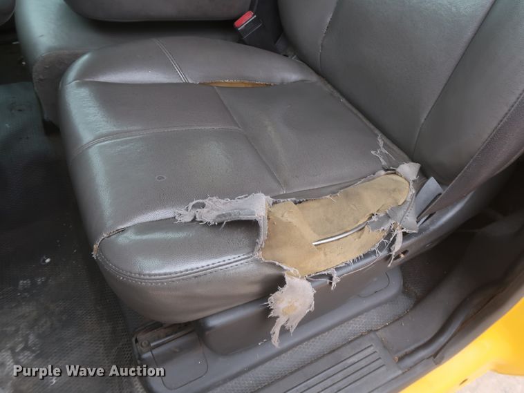 image for item IO9042 2014 Chevrolet Silverado 3500HD  utility bed pickup truck