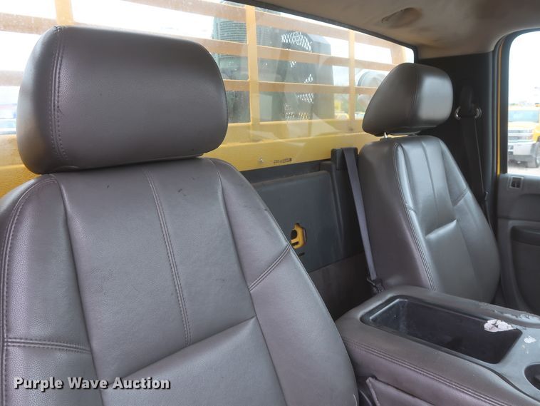 image for item IO9042 2014 Chevrolet Silverado 3500HD  utility bed pickup truck