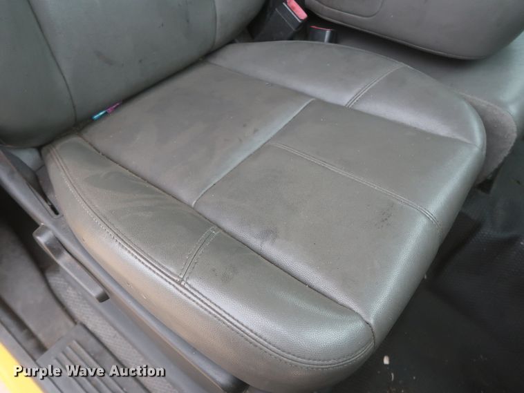 image for item IO9042 2014 Chevrolet Silverado 3500HD  utility bed pickup truck