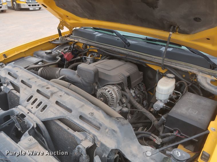 image for item IO9042 2014 Chevrolet Silverado 3500HD  utility bed pickup truck