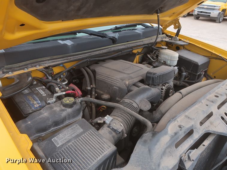 image for item IO9042 2014 Chevrolet Silverado 3500HD  utility bed pickup truck